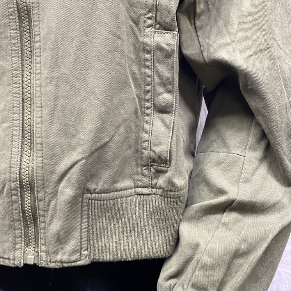 Reserve Fairfax Women's Army Green Full Zipper Cropped Jacket NWT - Picture 3 of 10